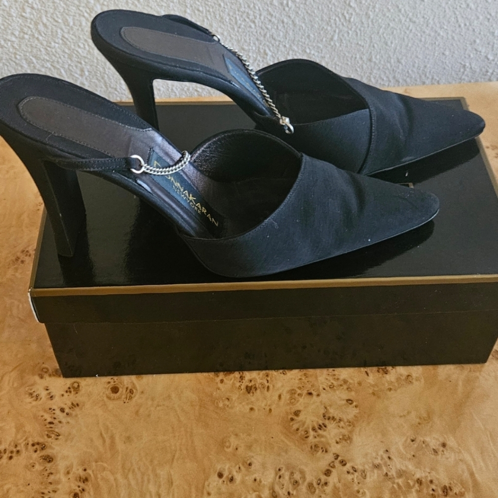 VINTAGE Black Women's Pointed-Toe High Heel Mules